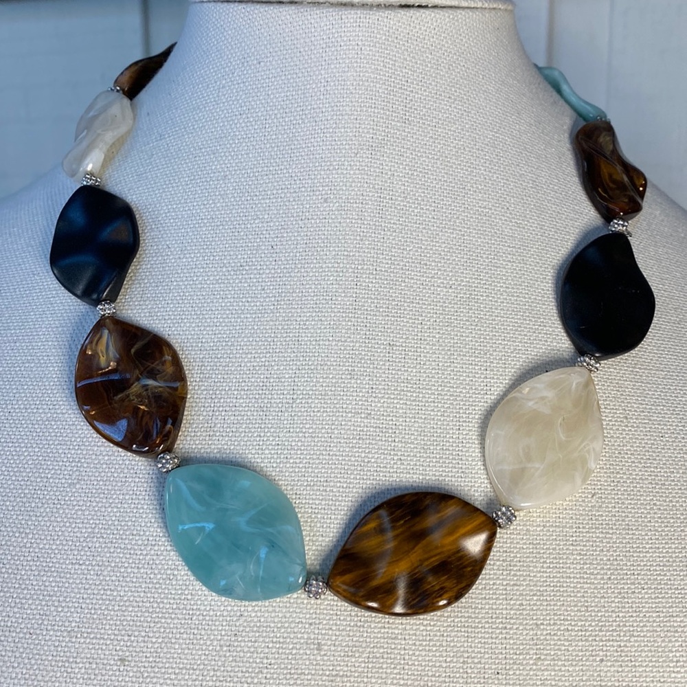 Gorgeous unique marbleized multi colored necklace